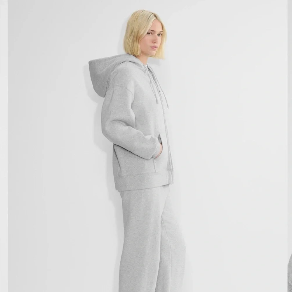 Aritzia TNA Sweatfleece Cozy Fleece Boyfriend Fit Top Zip Up Sweatshirt - Picture 4 of 12
